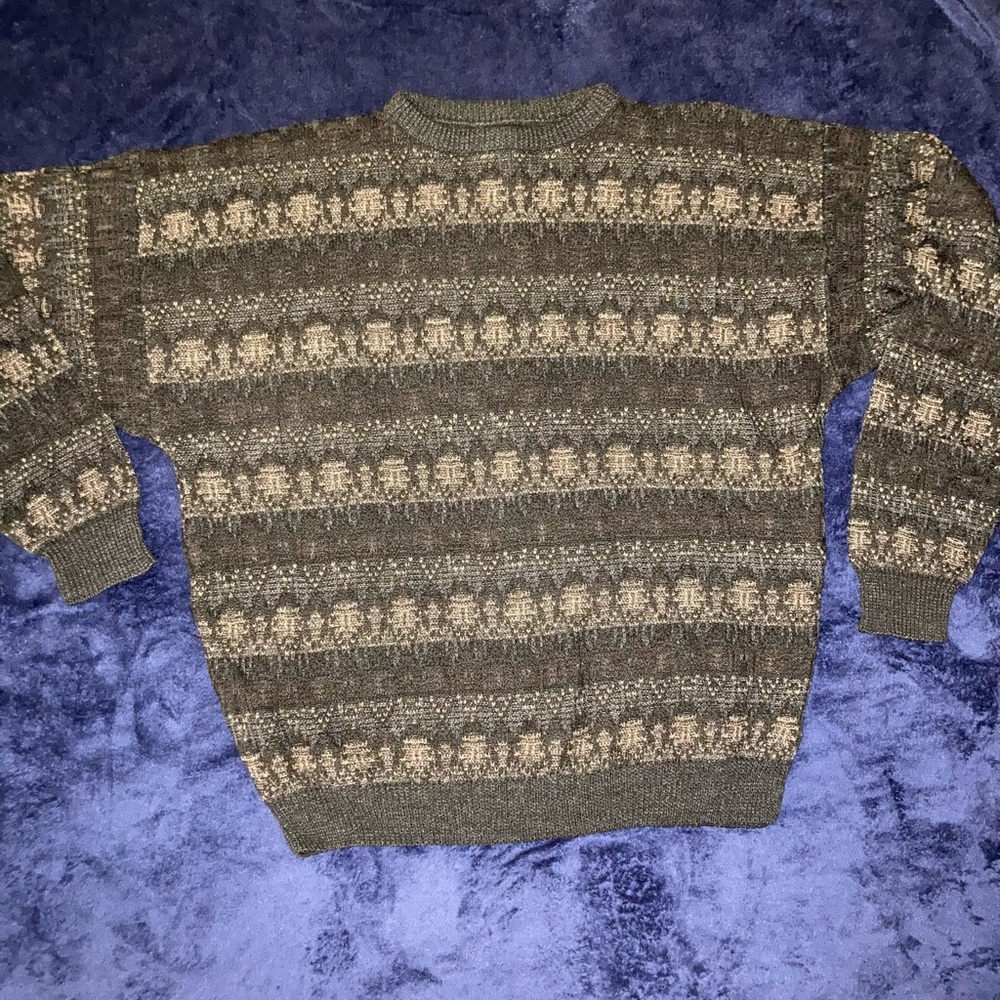 Marc Edwards brown sweater XL